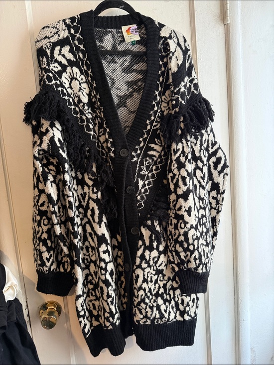 FARM Rio Sweaters - FARM Rio Black and White Floral Fringe Cardigan